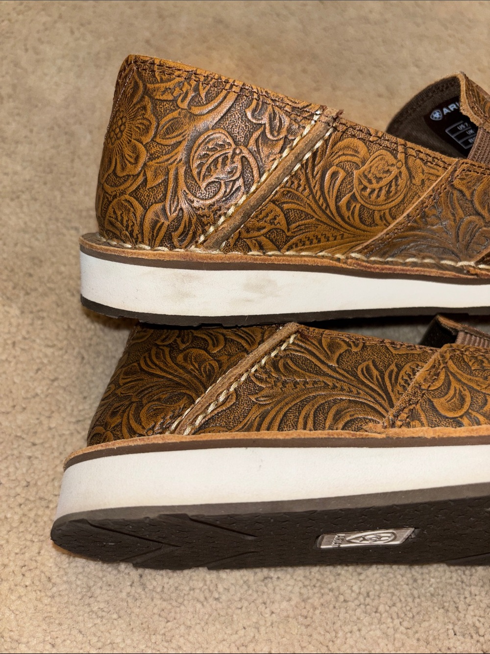 Ariat Women’s Leather Floral Tooled “Cruisers”. - Picture 6 of 9